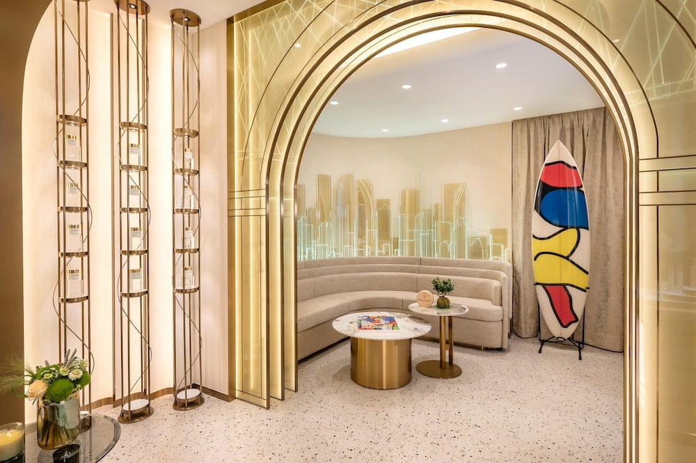 Valmont à, Hong Kong