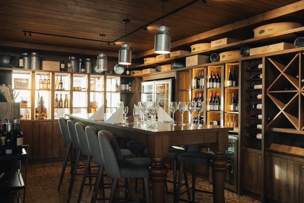 La rosière table privée dans la wine room