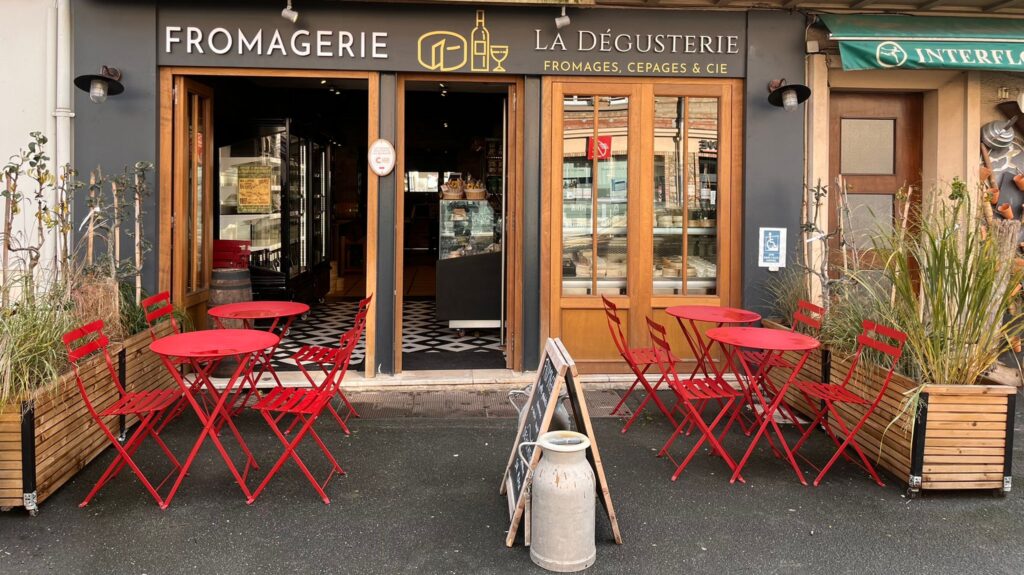 La Dégusterie, temple du fromage à Pont-L’évêque
