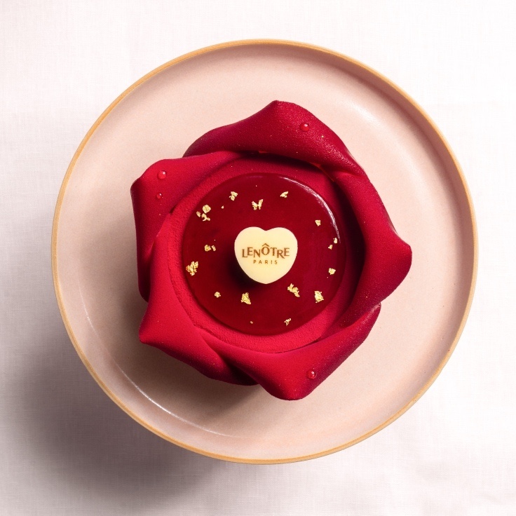 Lenôtre, un entremets aux pétales de rose
