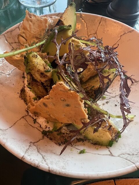 Avocat, ricotta, avocado toast entrée brasserie nouvelle version 
