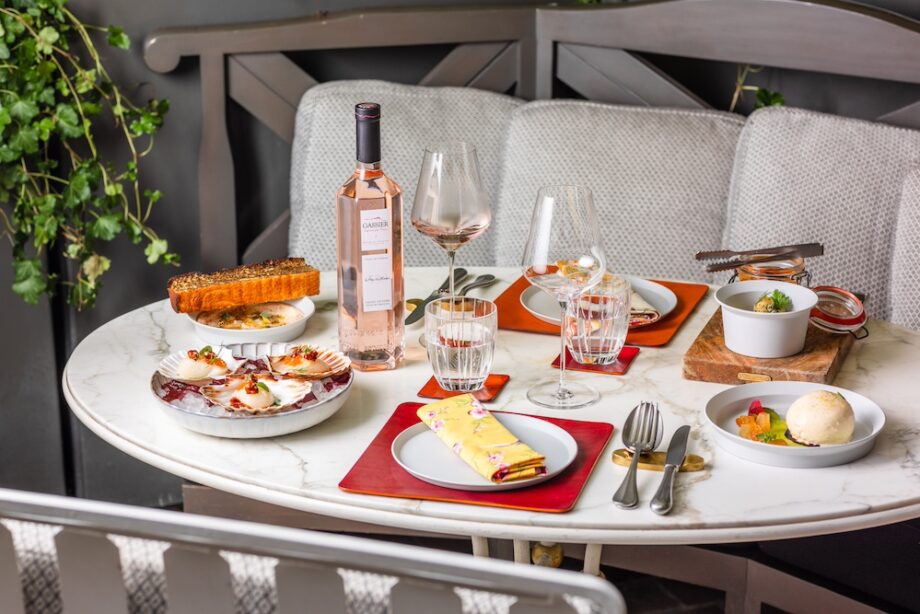 Première cuvée rosé de l’Hôtel de Crillon A Rosewood Hotel, avec Château Gassier
