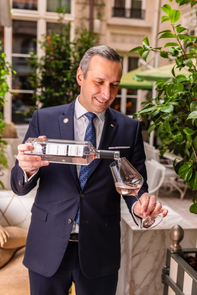 Xavier Thuizat, meilleur sommelier de France et sommelier de l’hotel Crillon à Paris