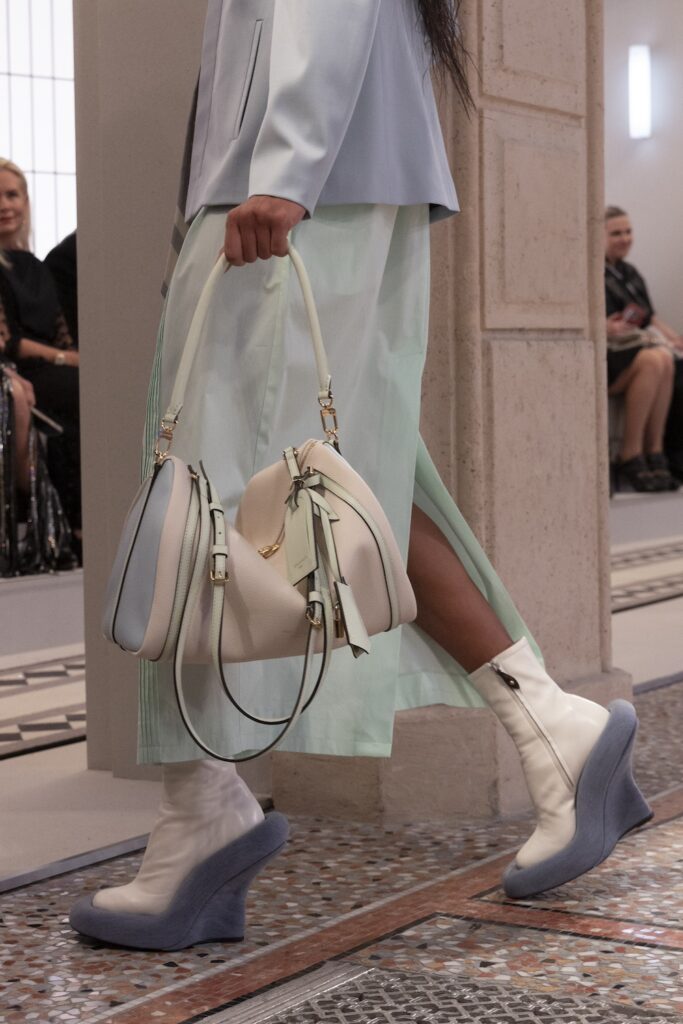 L’Express Bag une création de Nicolas Ghesquière, D.A des collections féminines Louis Vuitton