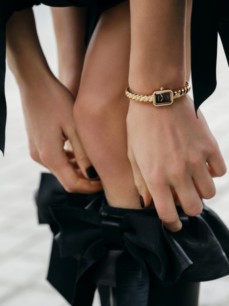 Chanel Première Galon, un nouveau style de porté