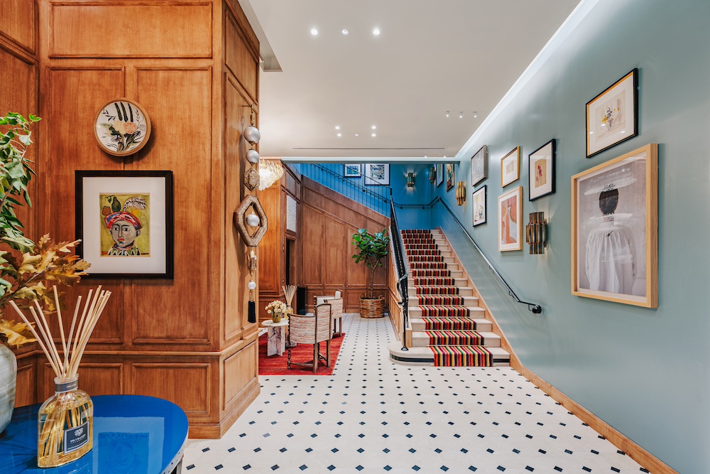 Le vestibule qui débouche sur les suites