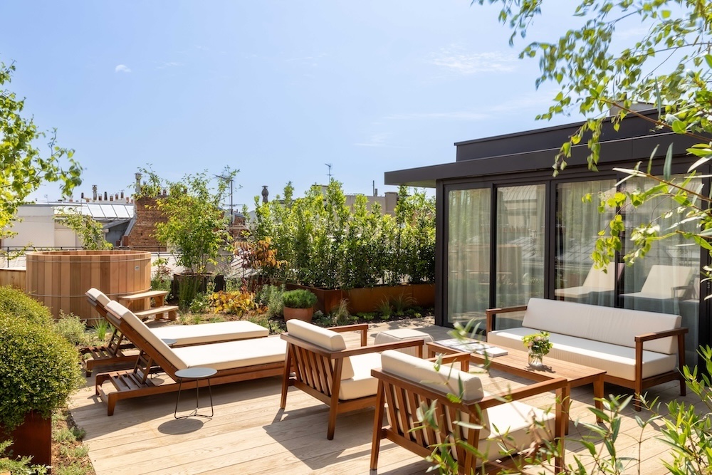 La terrasse de la suite en rooftop de l’hôtel Belinda