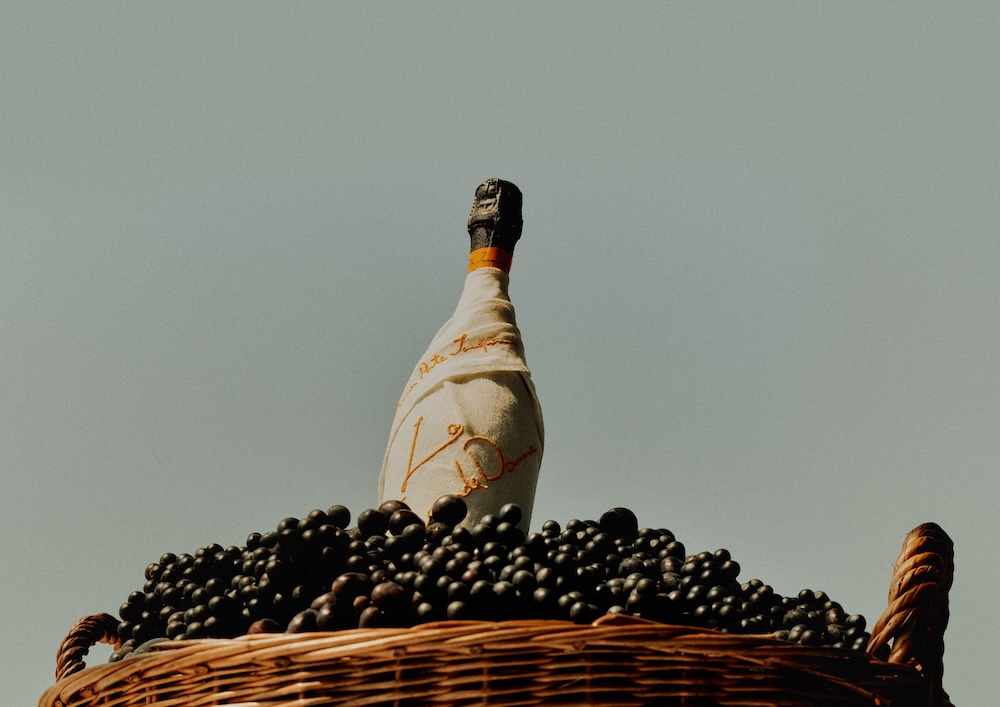 La Grande Dame Veuve Cliquot 2018 rhabillée par Jacquemus