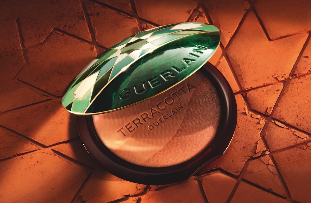 Terracotte de Guerlain, un écrin façon zellige, ces carreaux artisanaux marocains