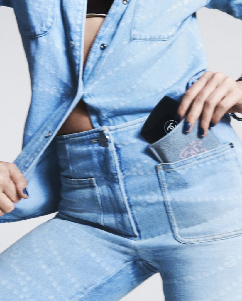 Le bleu denim délavé