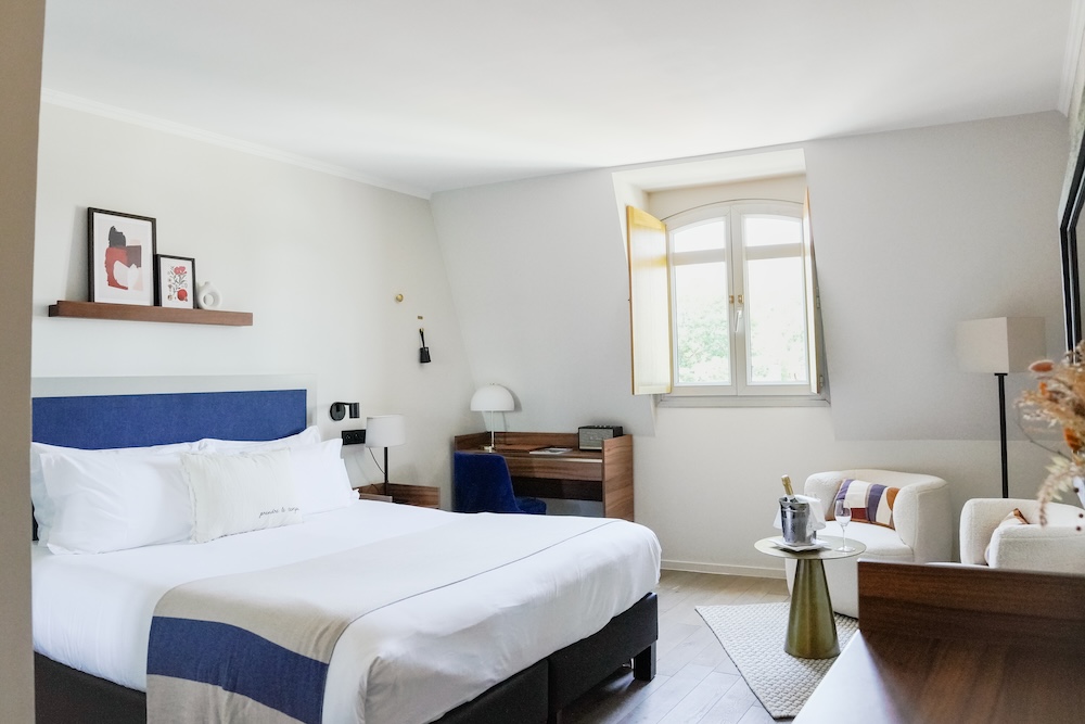 Une chambre au décor minimaliste et à l’utlra confort
