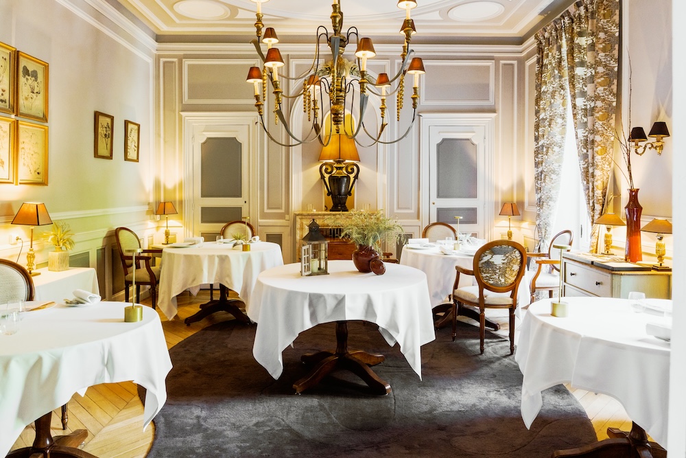 La salle classée, du restaurant Le Clos du Cèdre à l’hôtel 5* Le Cèdre  Spa, à Beaune