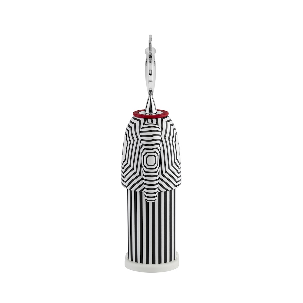 Le tire-bouchon Alessi, adorable peit personnage pour ouvrir de bonnes bouteilles au mark Hotel ou ailleurs.