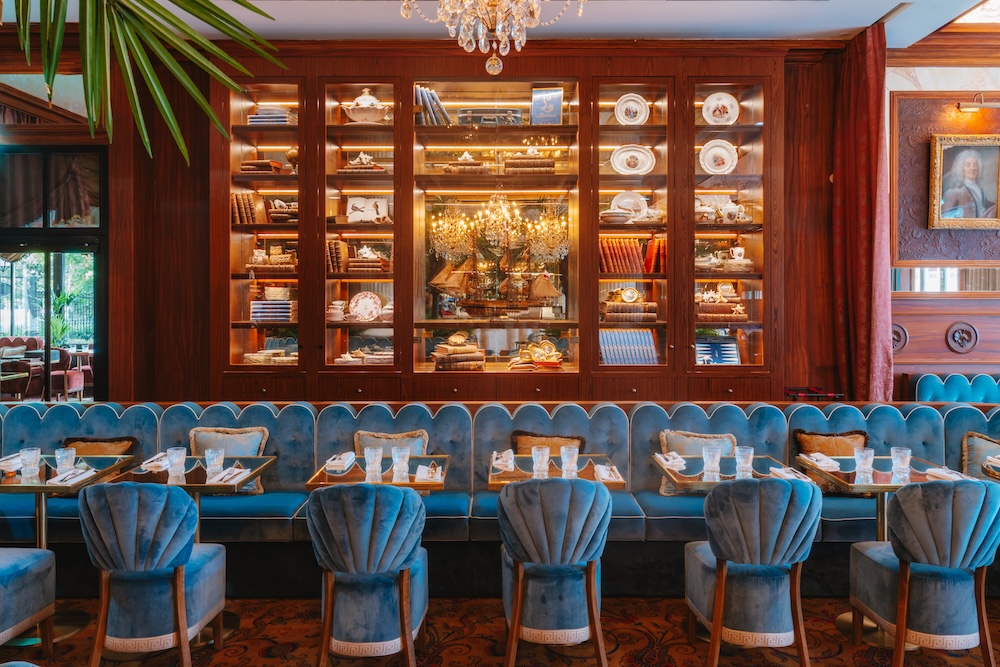 Café Lapérouse, une atmosphère chaleureuse inspirée de celle du restaurant mythique du quai des Grands-Augustins à Paris. 