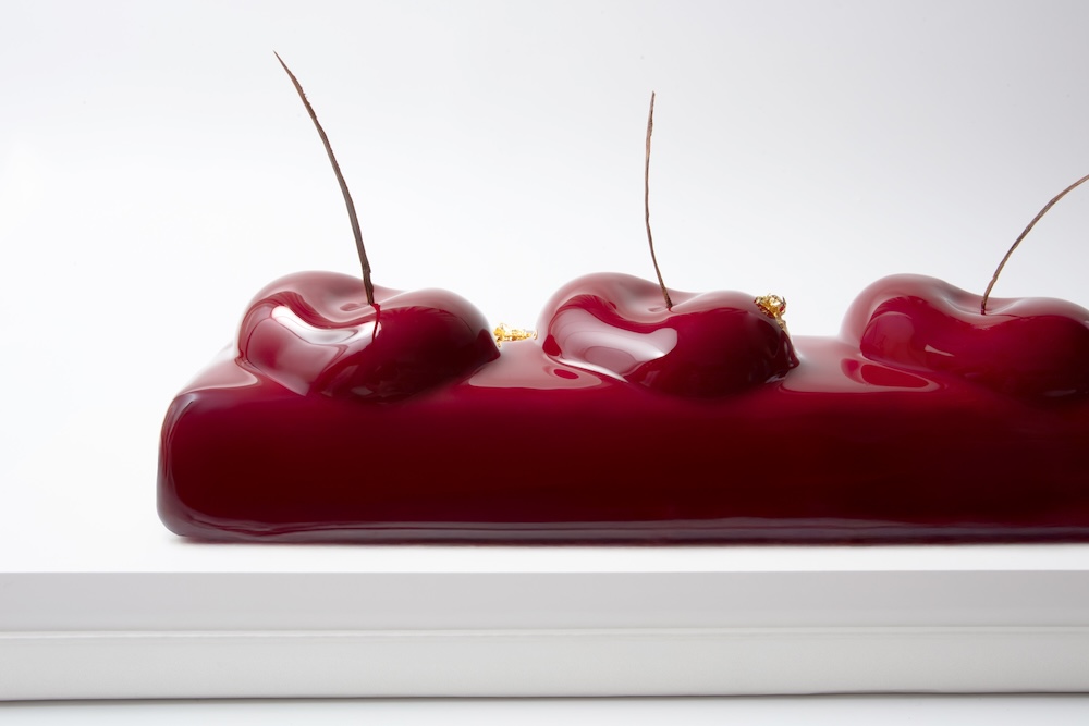 La bûche rouge Pantone 194 de Yazid Ichemrahen 