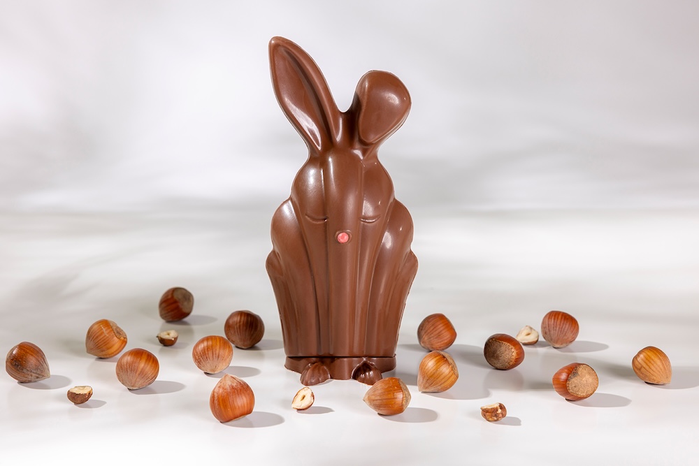 Un lapin en chocolat au praline noisette de l’hôtel Ritz Paris Le Comptoir