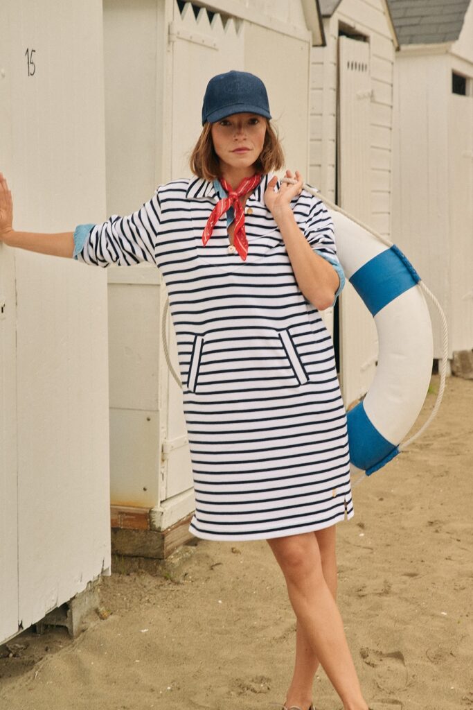 La robe vareuse rayée, star des plages bretonnes et d'ailleurs