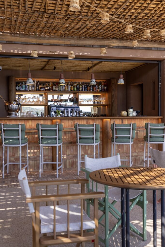 Le bar de La Plage Casadelmar